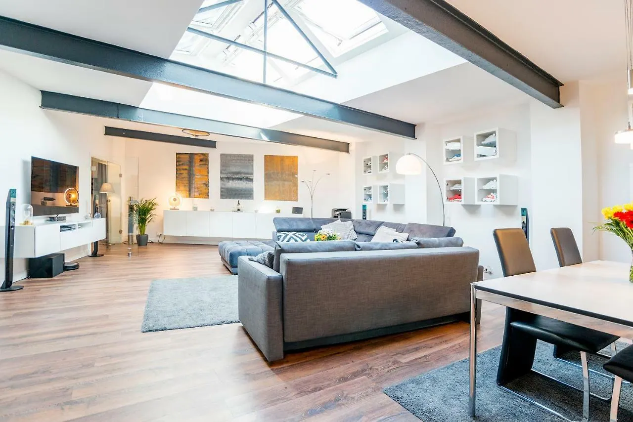Apartment White Lofty Und White Studio Dusseldorf