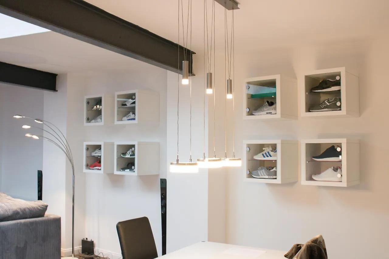 White Lofty Und White Studio Düsseldorf Appartement