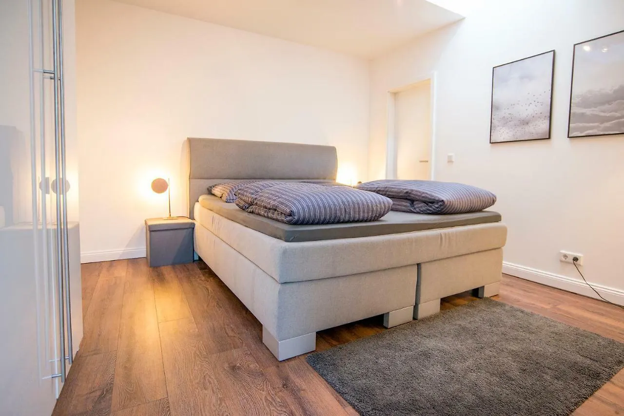 White Lofty Und White Studio Düsseldorf Appartement